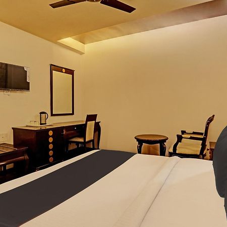 Townhouse The Royce New Friends Colony Hotel New Delhi Bagian luar foto