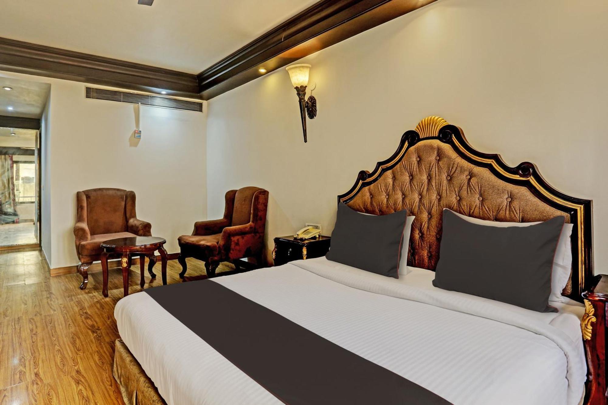 Townhouse The Royce New Friends Colony Hotel New Delhi Bagian luar foto