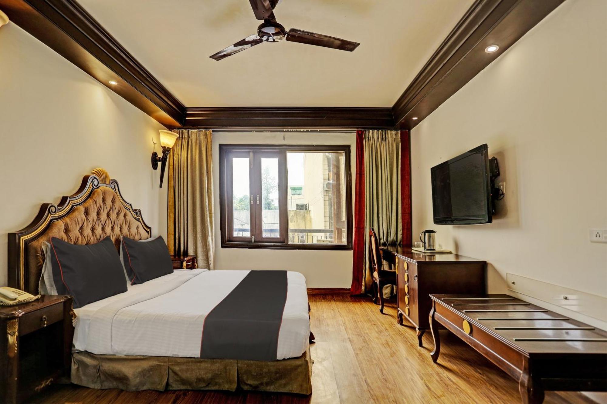 Townhouse The Royce New Friends Colony Hotel New Delhi Bagian luar foto