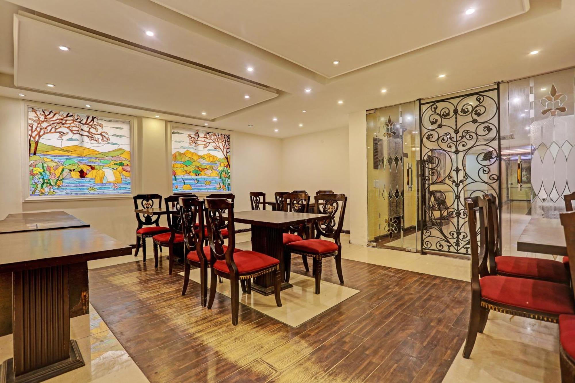 Townhouse The Royce New Friends Colony Hotel New Delhi Bagian luar foto